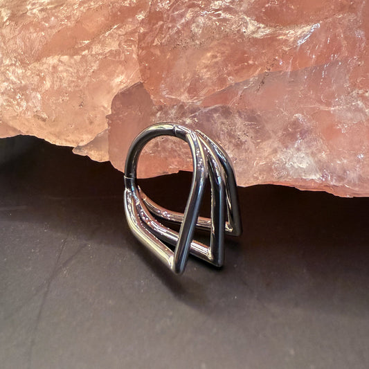 Piercing Argola Triângulo Triplo em Titânio Prateado com Fecho Click