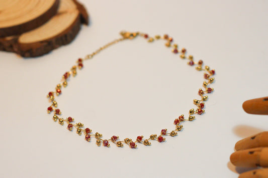 Choker Floral com Pedras Vermelhas